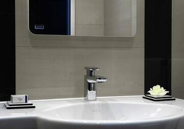 Фото номера Двухместный номер с 2 отдельными кроватями Отель Silver Hotel &amp; Gokart Center г. Щецин 9
