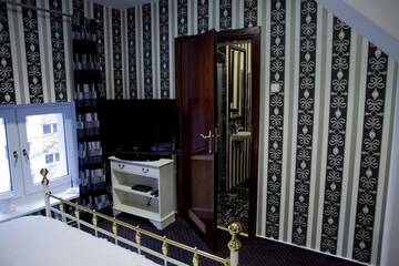 Фото номера Двухместный номер с 1 кроватью размера &quot;king-size&quot; Отели типа «постель и завтрак» Matejki 8 г. Щецин 5