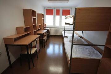 Фото номера Трехместный номер с общей ванной комнатой Хостелы Studencki Dom Marynarza Korab г. Щецин 7