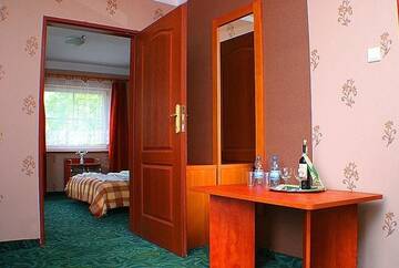 Фото номера Четырехместный номер Отель Hotel Zbyszko г. Щецин 3